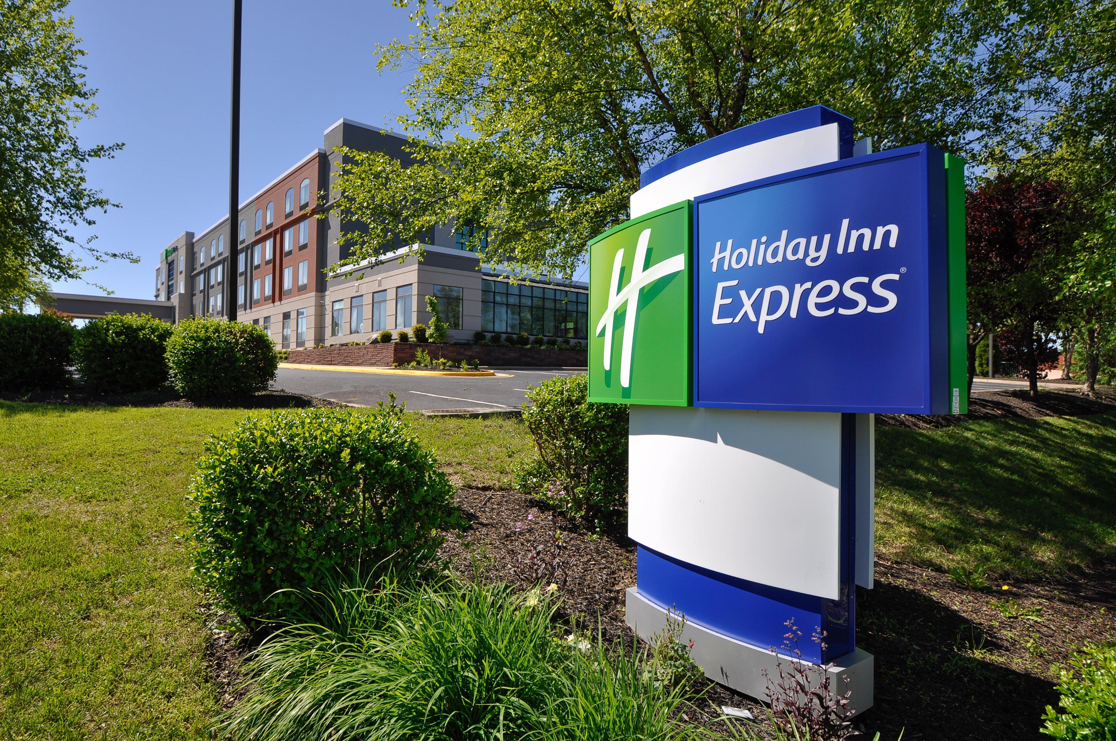 Holiday Inn Express Quantico Stafford Exterior photo
